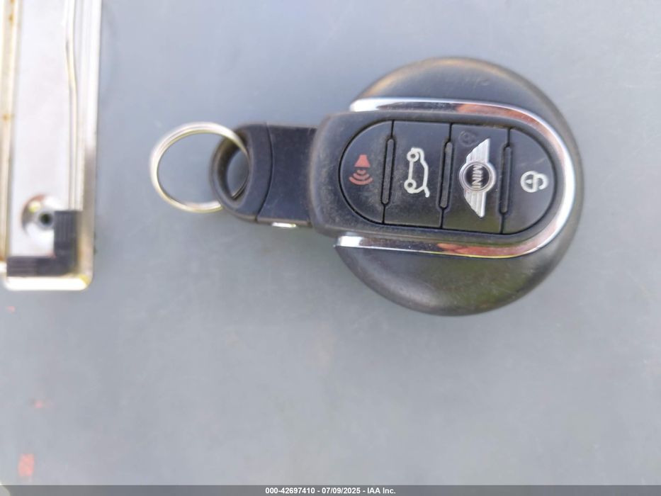 2017 MINI COOPER S в дорозі