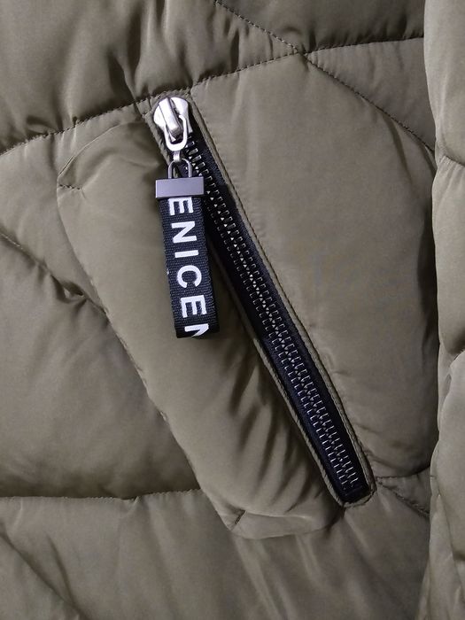 Куртка зимова з натуральним хутром єнота