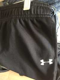 Spodnie markowe Under Armour 5 lat