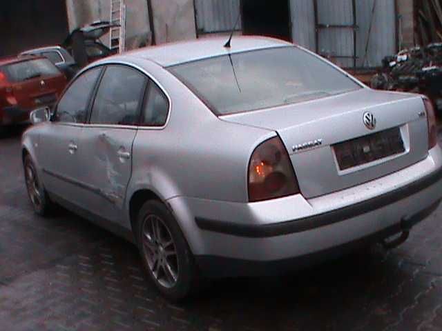 Passat B5 lift zderzak maska lampy   nowy hak  LA7W