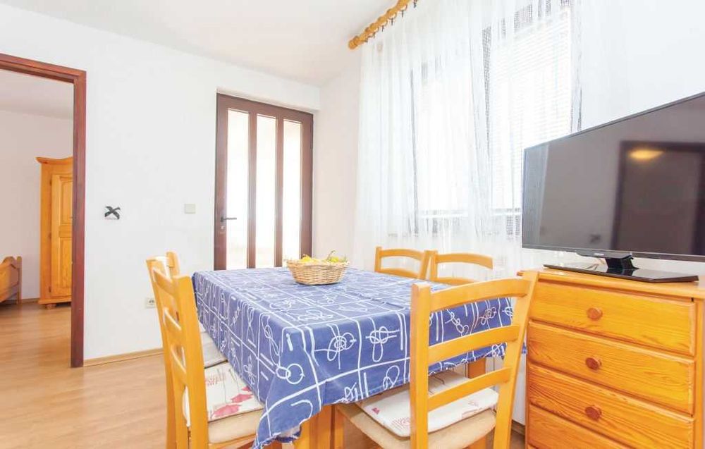 Chorwacja 2026, wyspa KRK, apartament blisko plaży dla max. 5 osób