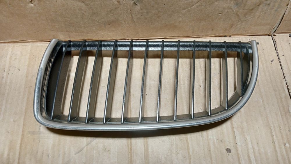Bmw E90 Grill Nerka Lewa