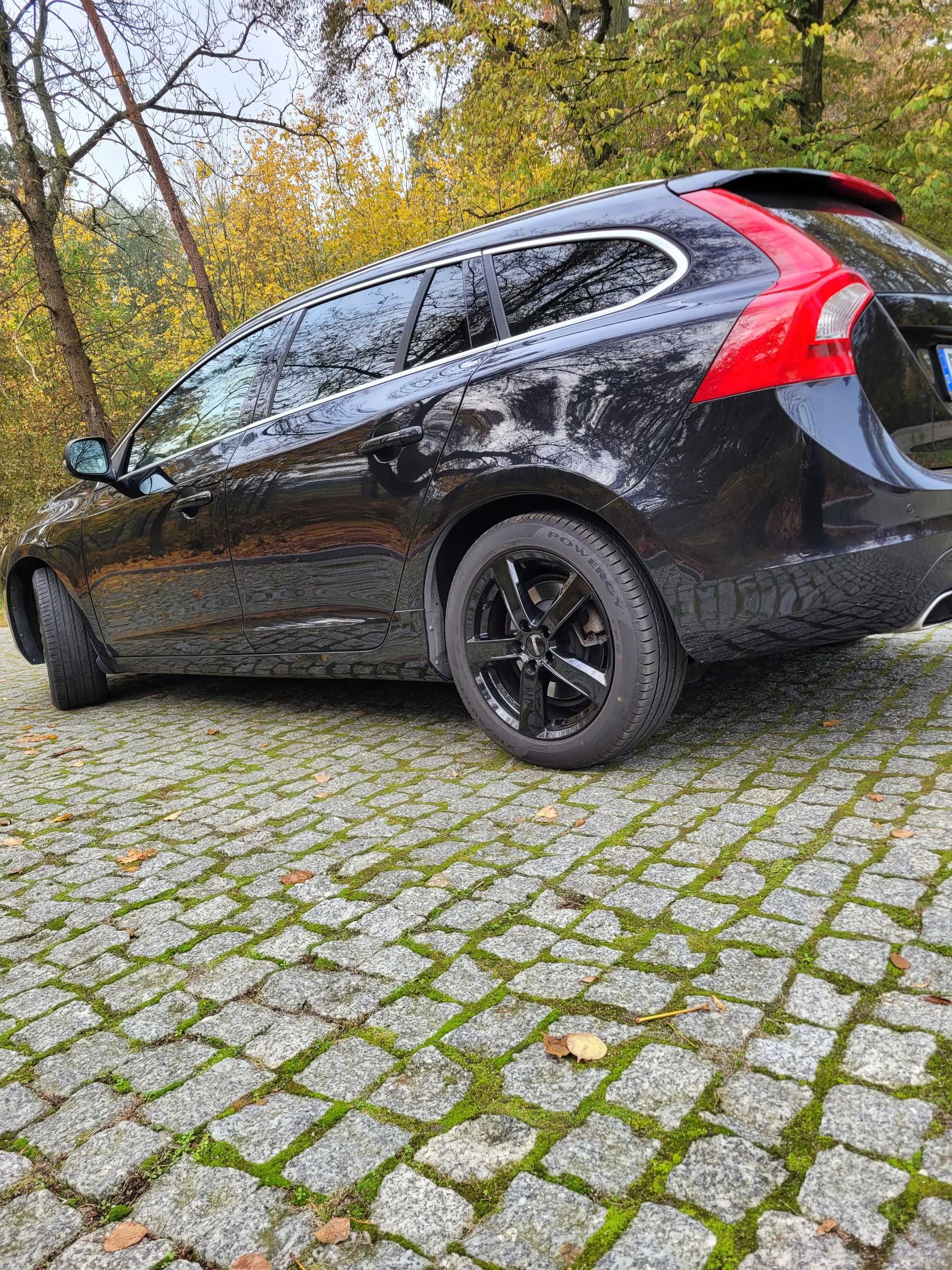 Zadbane Volvo V60 D4 Momentum nie od handlarza