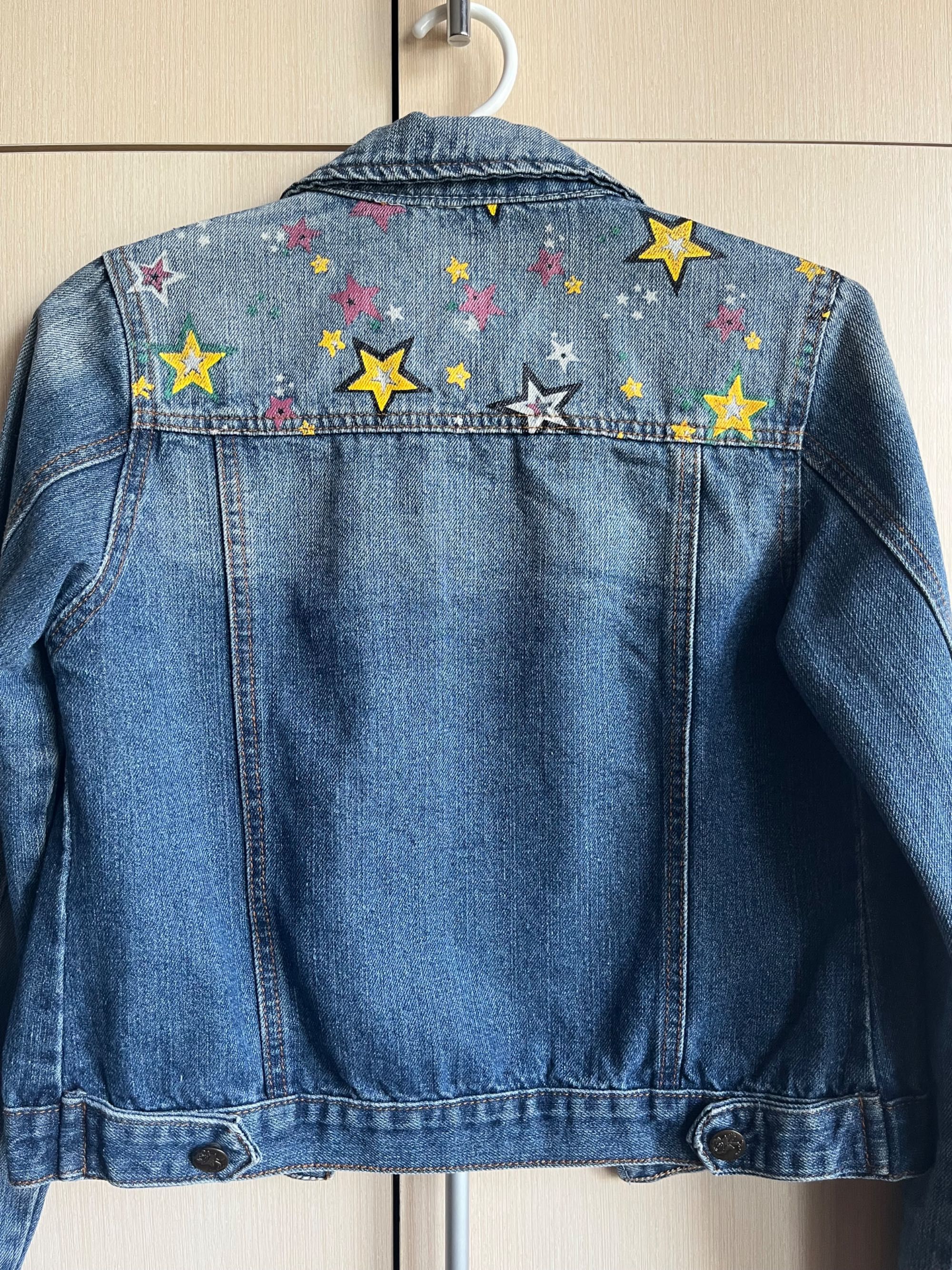 Джинсова куртка з принтом «зірки»