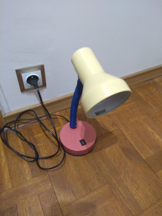 Lampka biurkowa młodzieżowa