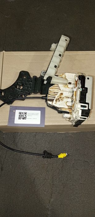 Оригинальный Замок задней правой двери Jeep grand Cherokee WK 2