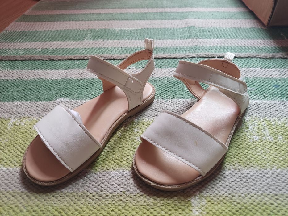 Sandálias brancas h&m tam. 26