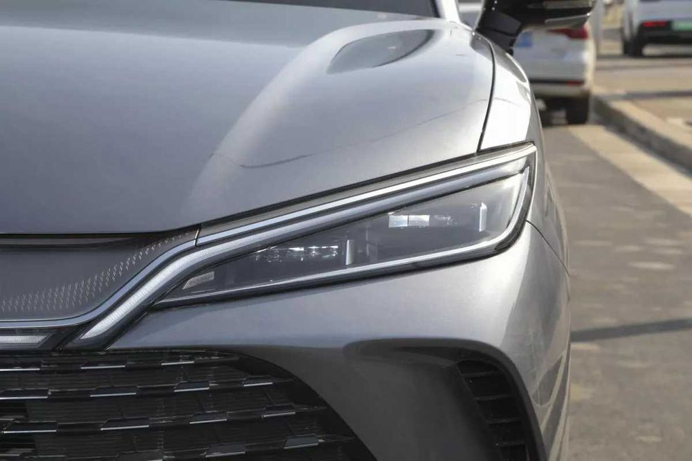 2025 BYD Song L DMi Beyond edition