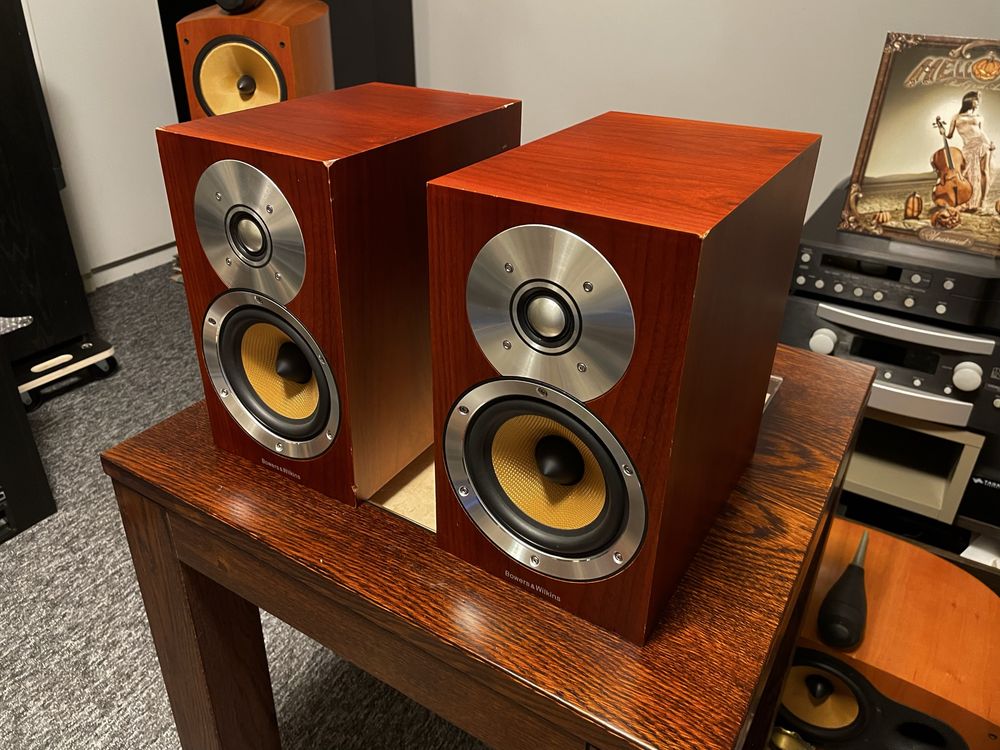 Kolumny podstawkowe Monitory  Bowers Wilkins CM1
