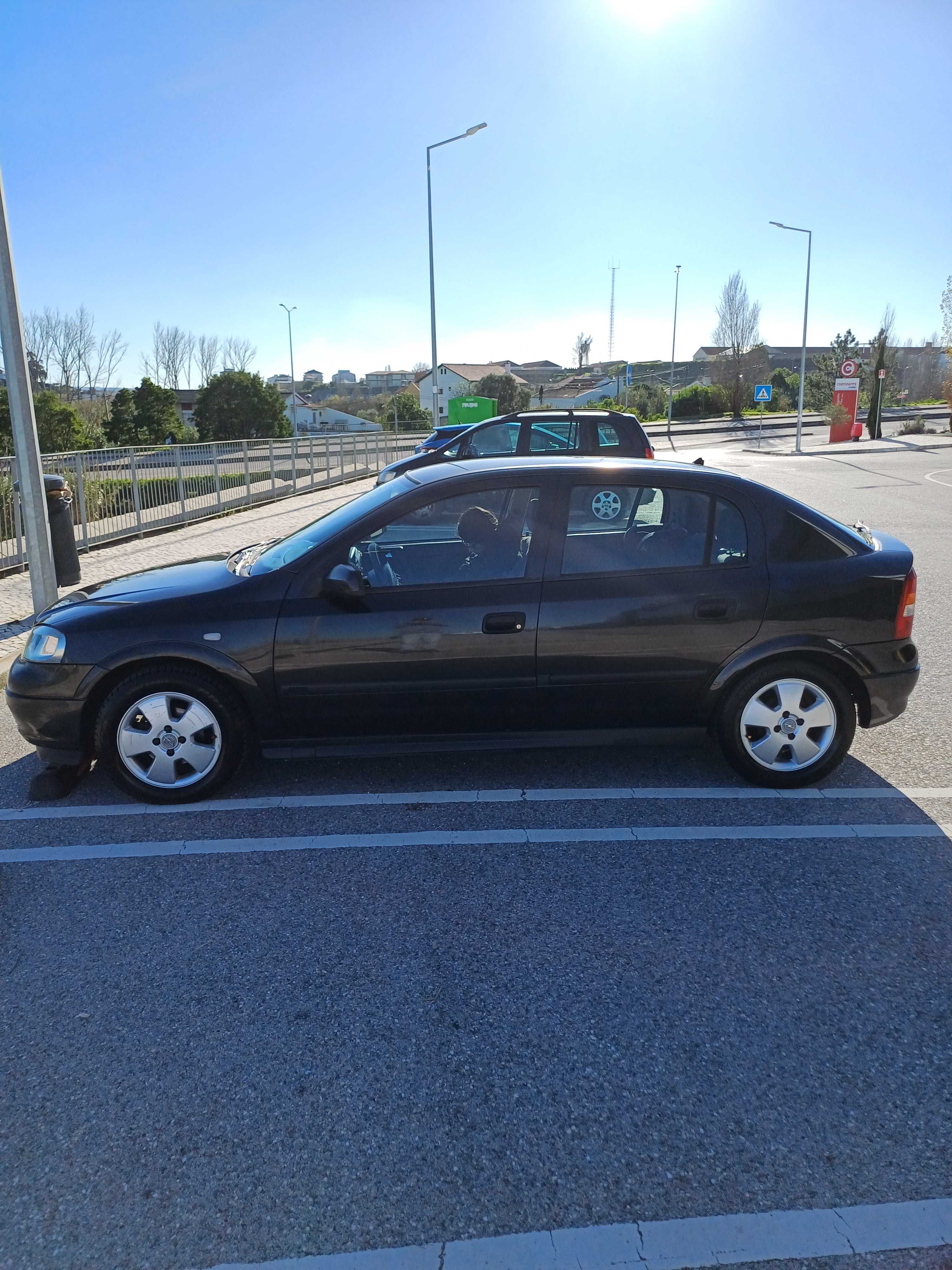 Opel Astra 2002.