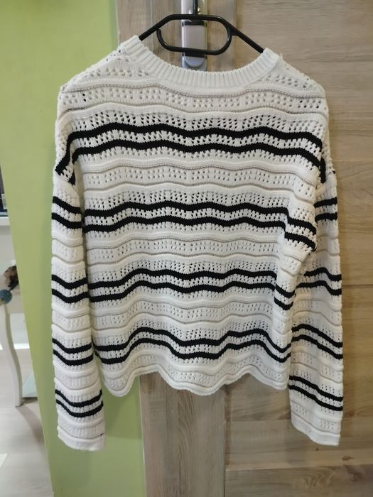 Sweterek ażurowy damski