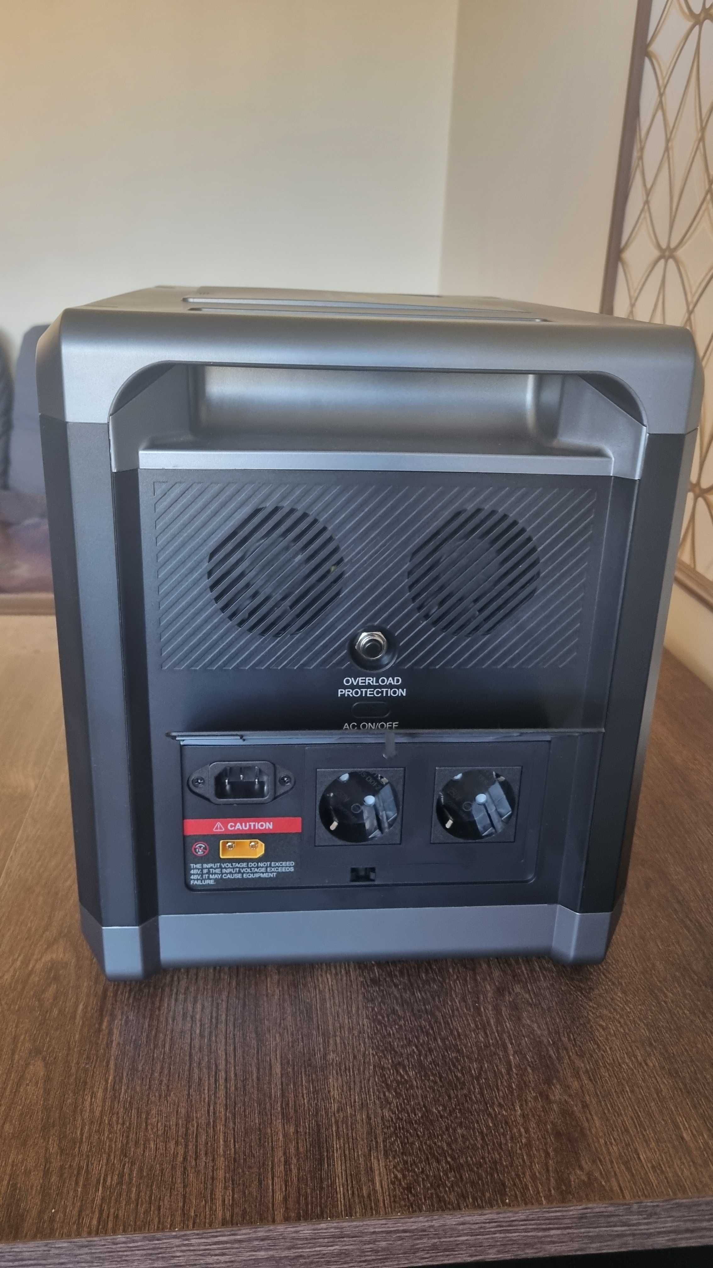 Solarplay Q2501 potężna stacja zasilania 2400W / 2160Wh
