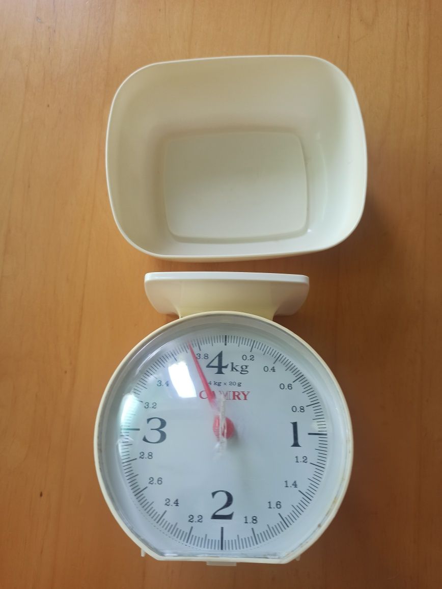 Waga kuchenna mechaniczna  CAMRY 4kg / 20g używana