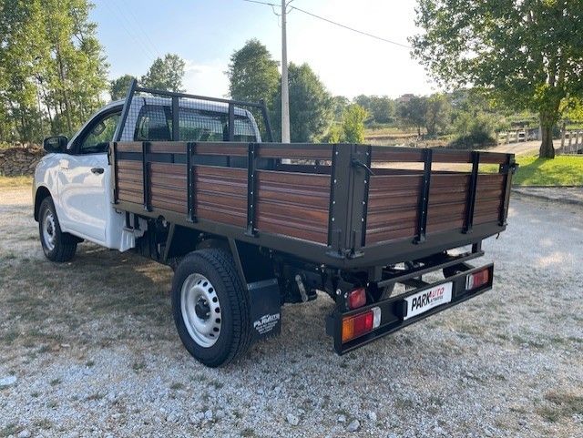 Toyota Hilux 2.4 D-4D 2WD CE CM