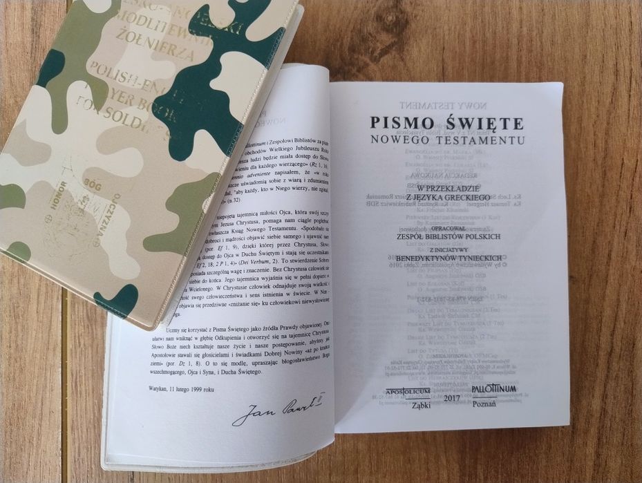 Pismo święte + modlitewnik żołnierza Wojska Polskiego misyjny / PKW