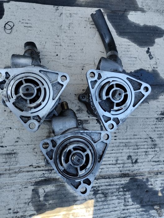 Вакуумний насос Фиат Добло 1.9d 1.9jtd 46771105