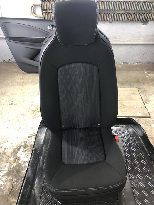 Сидіння Renault zoe
