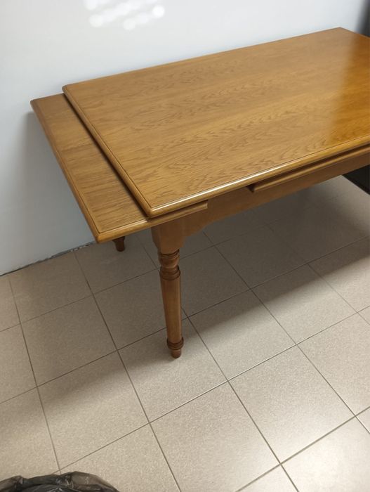 Mesa extensivel com 4 cadeiras