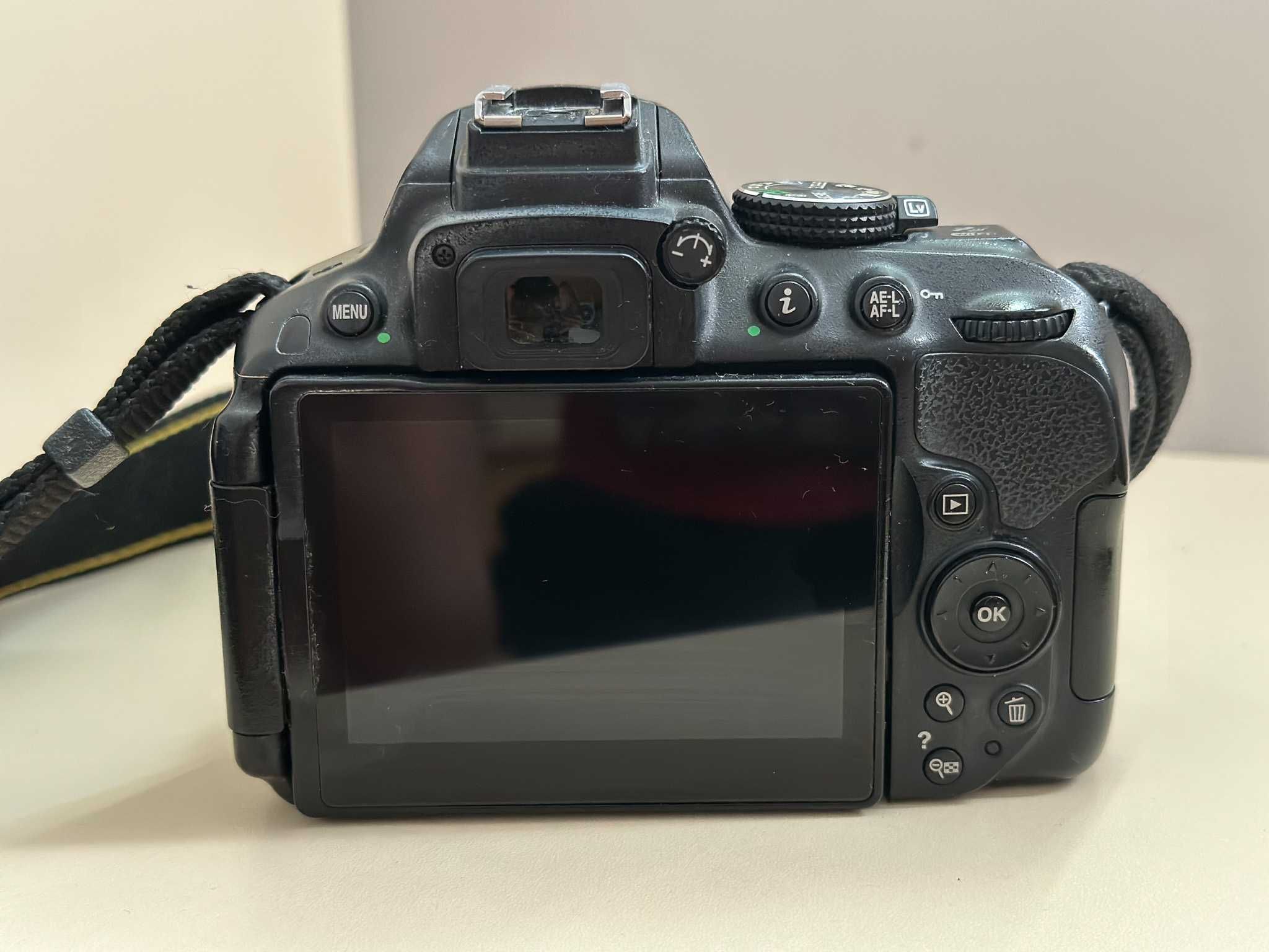 Nikon D5300 body + dwa obiektywy i akcesoria