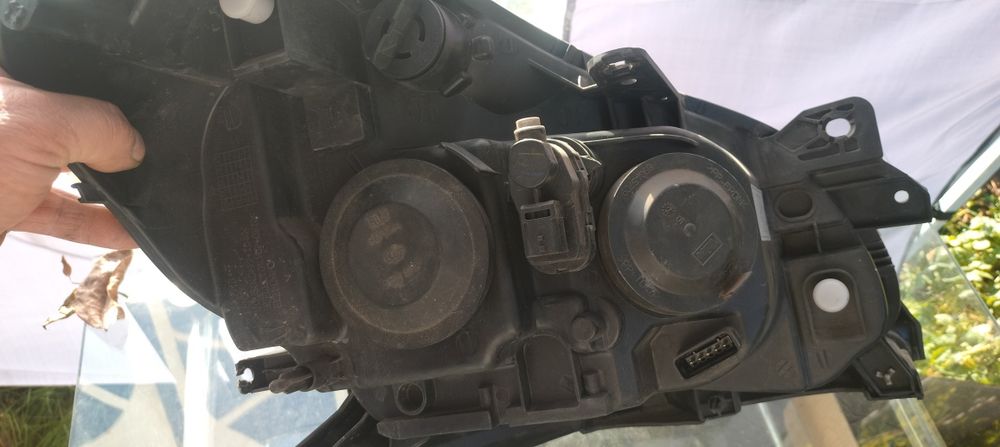 Renault Clio 3 przed lift lampy przednie TYC jak nowe cena za komplet