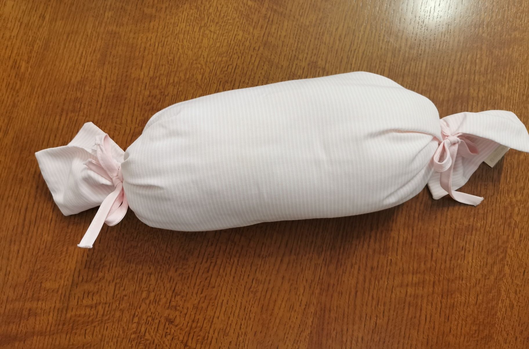 Conjunto de edredão, resguardo e almofada, para bebé.