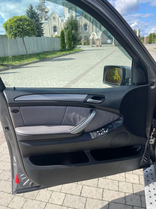 Продам BMW X5 E53 2005