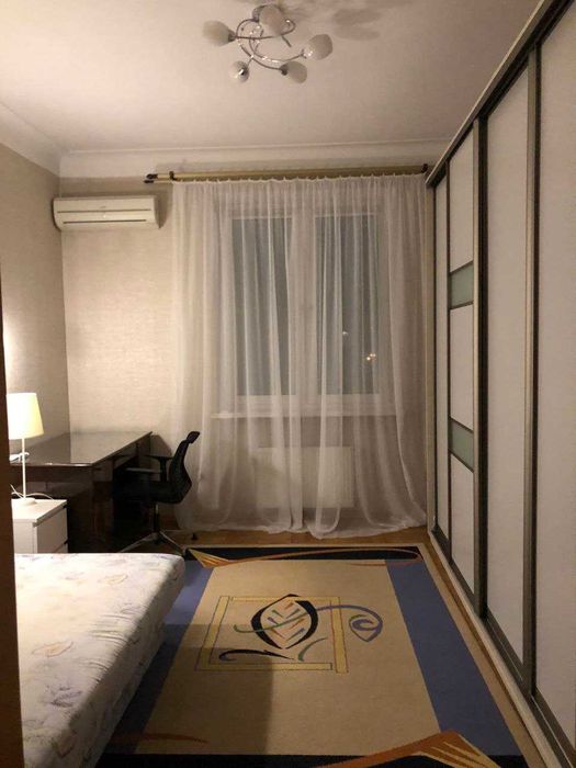 Сталинка 2-х комнатная, ул. Большая Васильковская 134, м.Лыбедская.