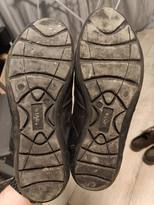 Шкіряне взуття Levis