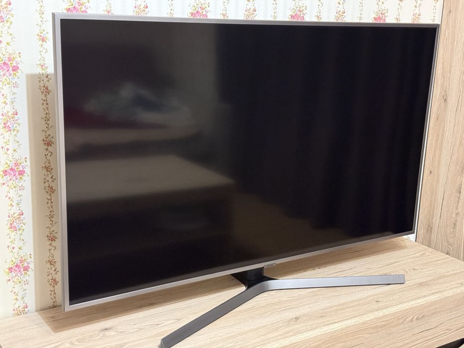 LED телевизор Samsung UE55RU7470UXUA