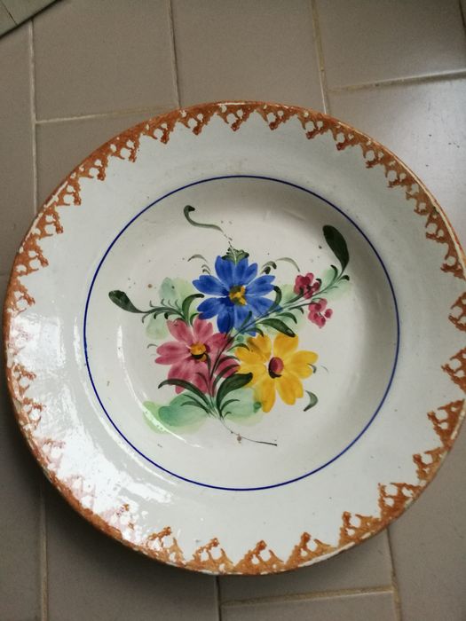 Prato em fainça antigo