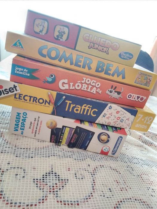 Lote 14 jogos infantis venda em conjunto 15€