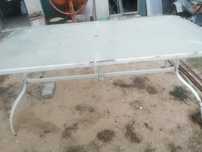 Mesa de jardim com cadeiras