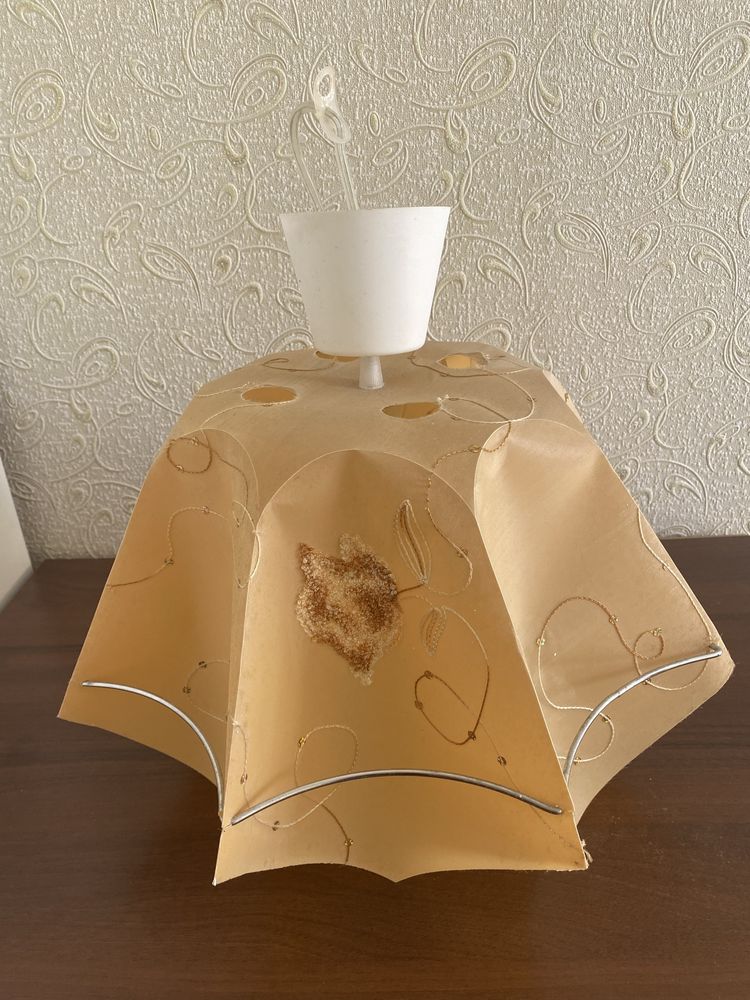 Продам люстру