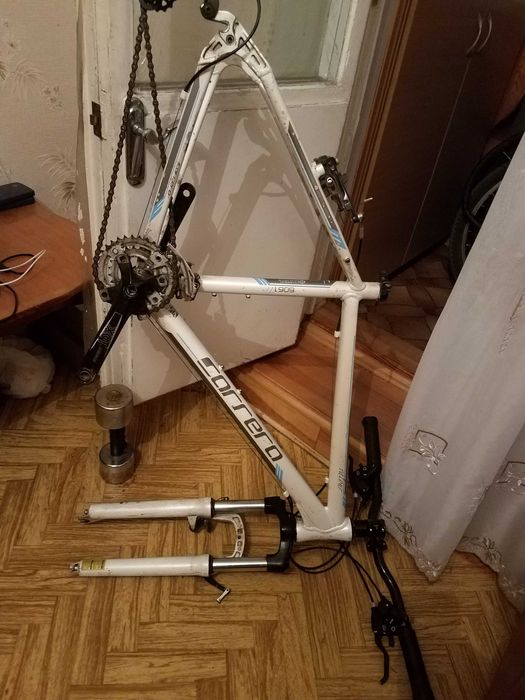 Алюминиевые рамы Carrera, Scott Voltage навесное, руль, вилка