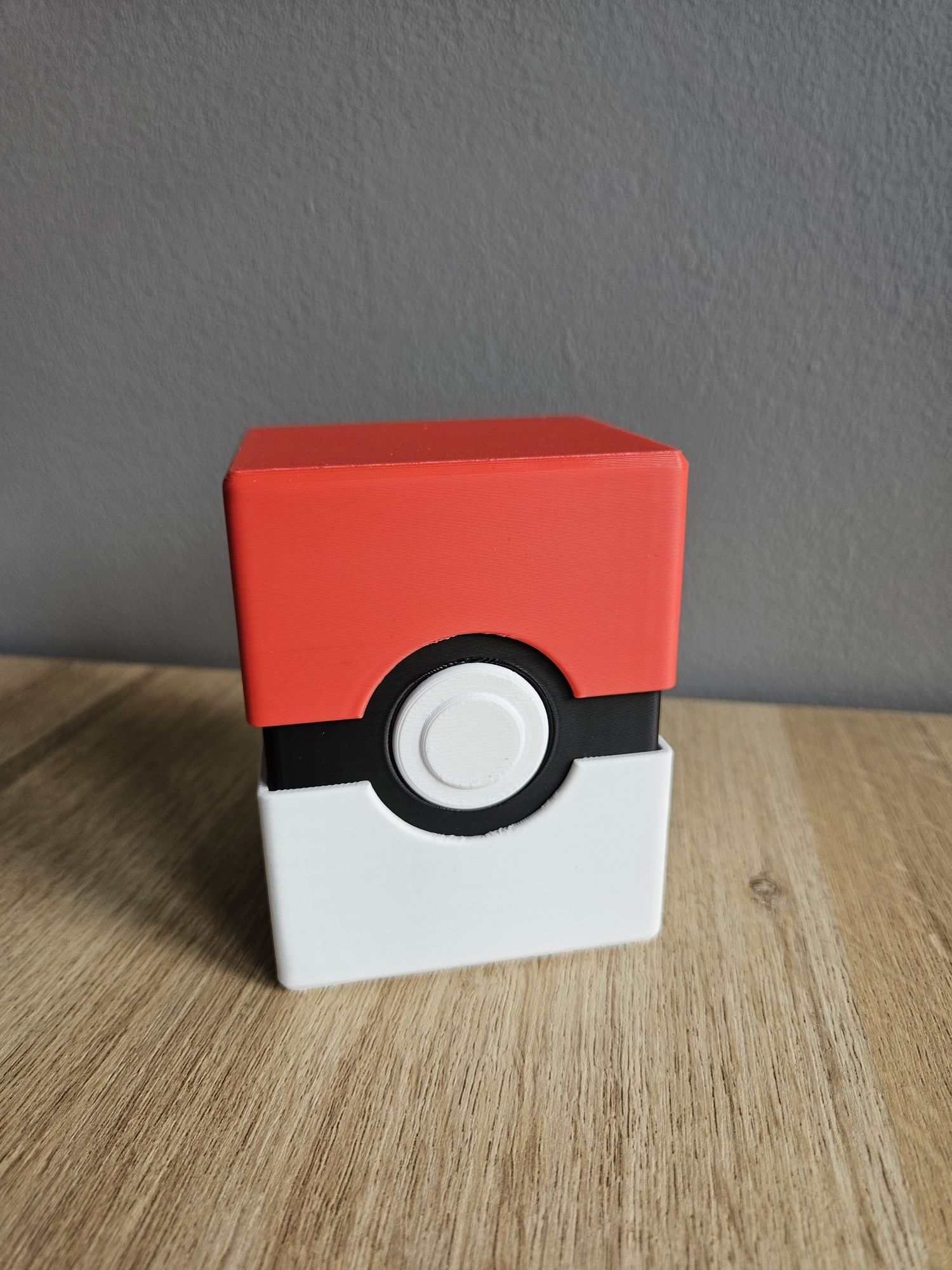Pudełko na karty POKEMON w stylu POKEBALL'a