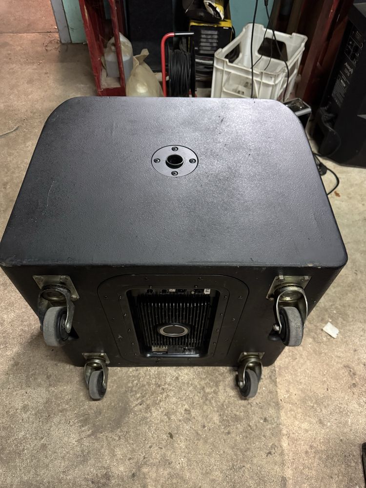 Sistema de som Turbosound milan 2x grave milan 18 e 2 x top milan 15