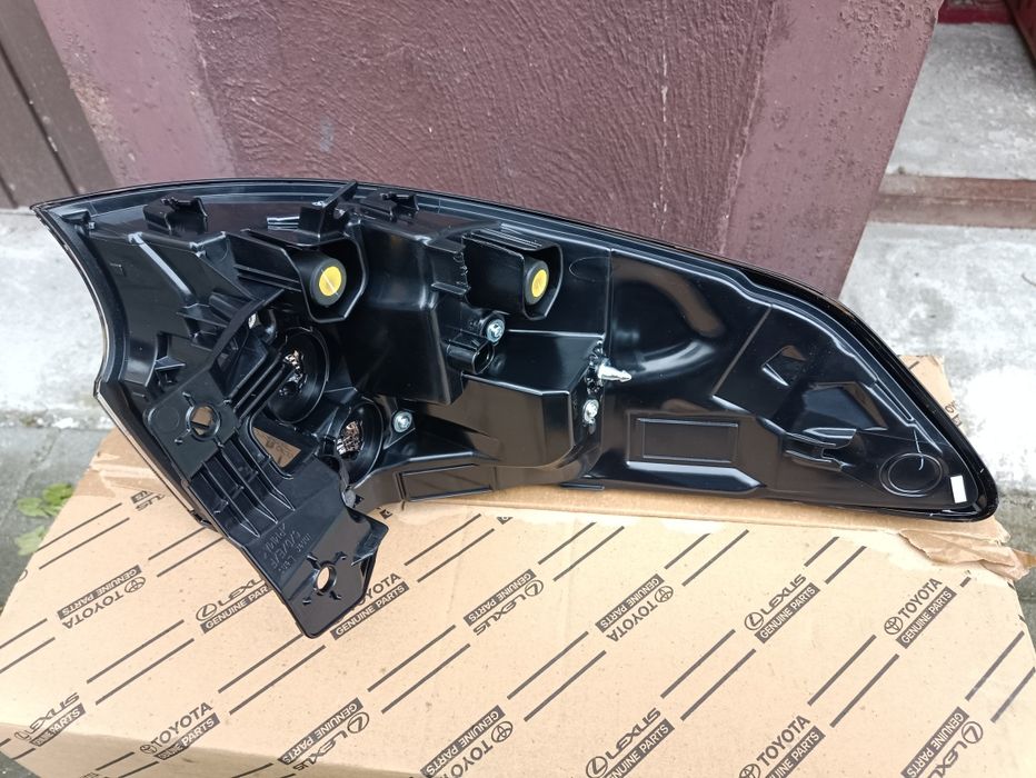 Toyota Corolla e21 kombi lampa tył tylna prawa zewnętrzna LED Nowa org