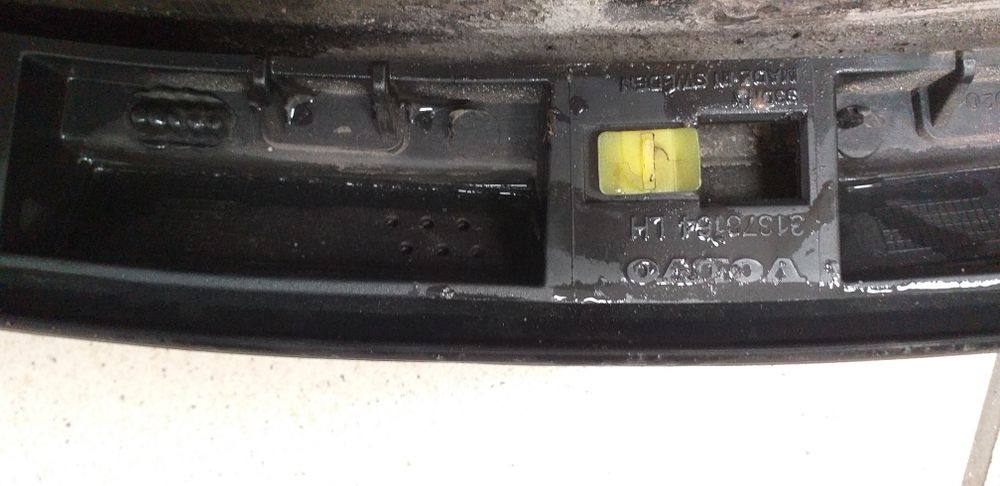 Продам накладку на крыло VOLVO ХС90 левая зад