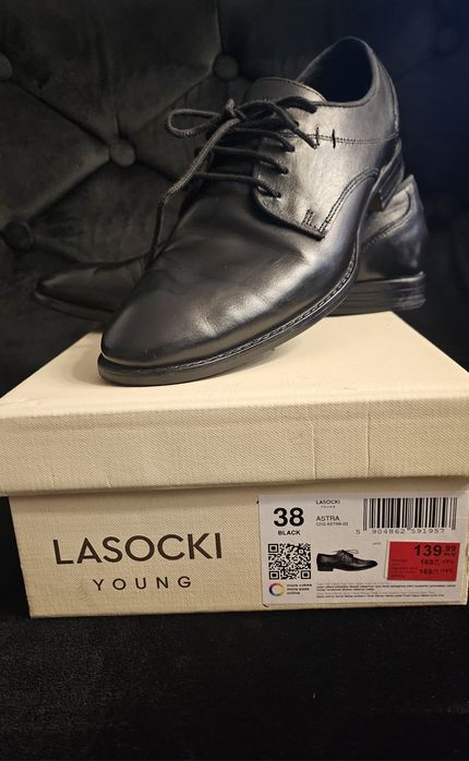 Sprzedam buty komunijne chłopięce roz. 38