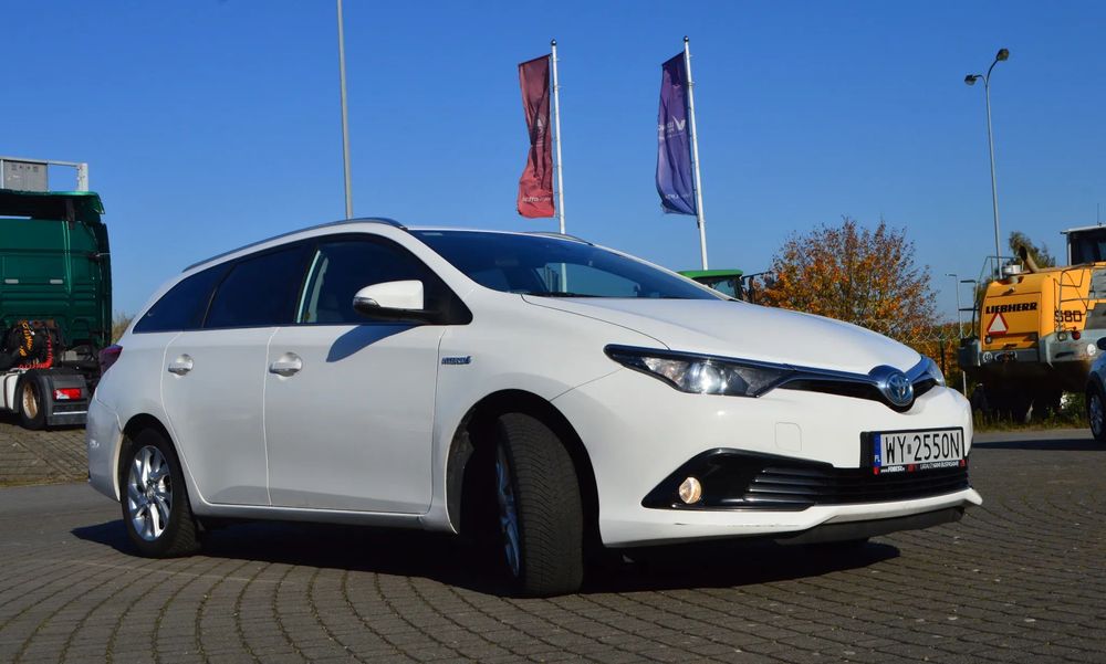 Toyota Auris [14533] Auris kombi, 1,8 B.+LPG, 100 KM, automat, tryby jazdy.