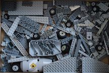 430g mix oryginalnych klocków LEGO - szary + minifigurka