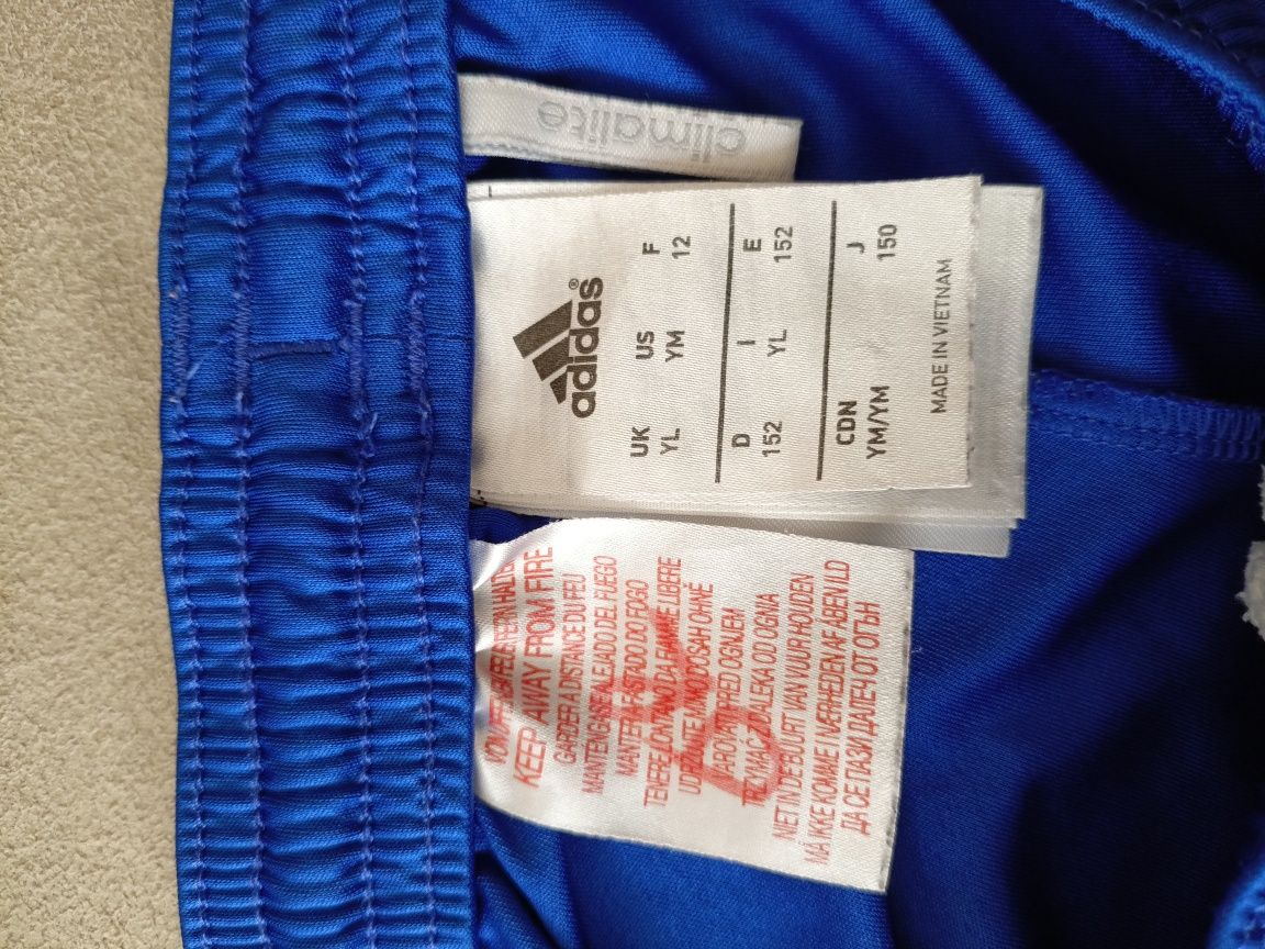 Chłopięce spodenki sportowe Adidas (niebieskie, rozmiar 152 cm) - stan