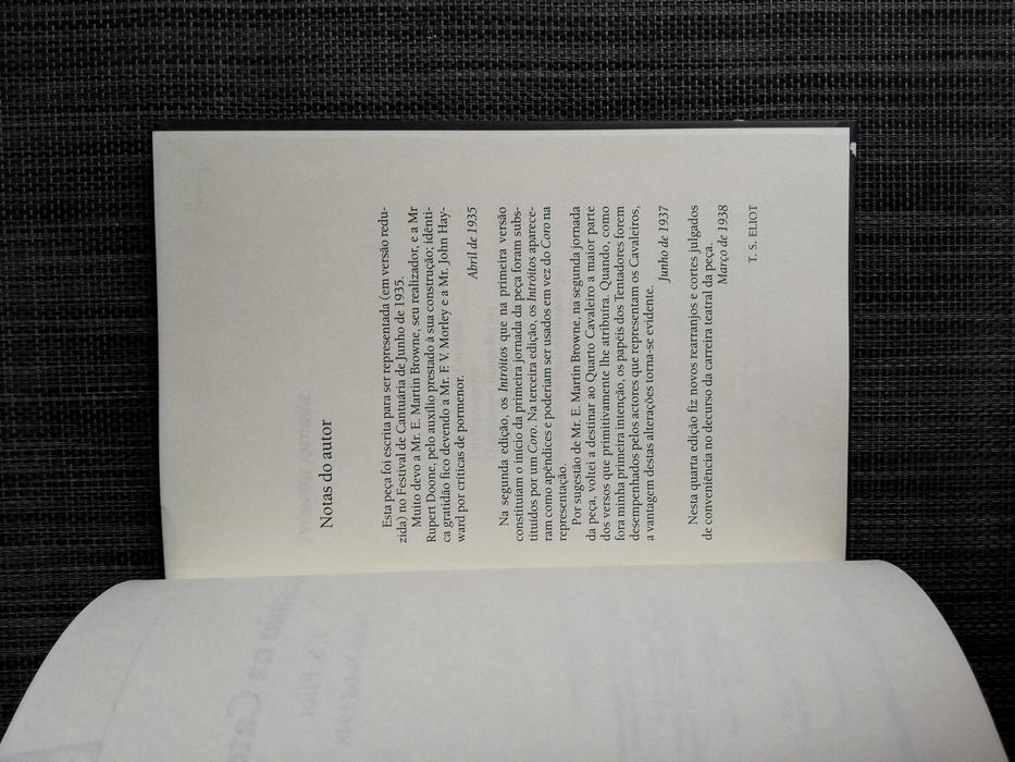 Assassínio na Catedral - Thomas S. Eliot (portes grátis)