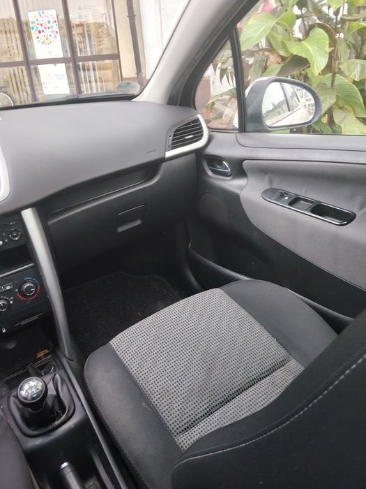 Ekonomiczny peugeot