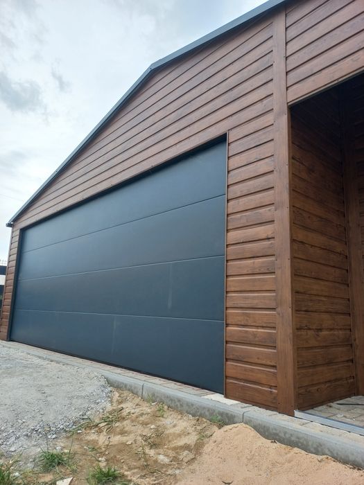 Garaż blaszany blaszak nowoczesny wygląd drewnopodobny