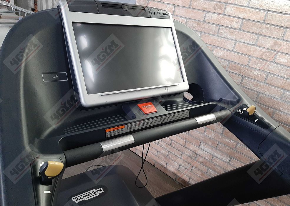 Бігова доріжка Technogym Run 700 Unity