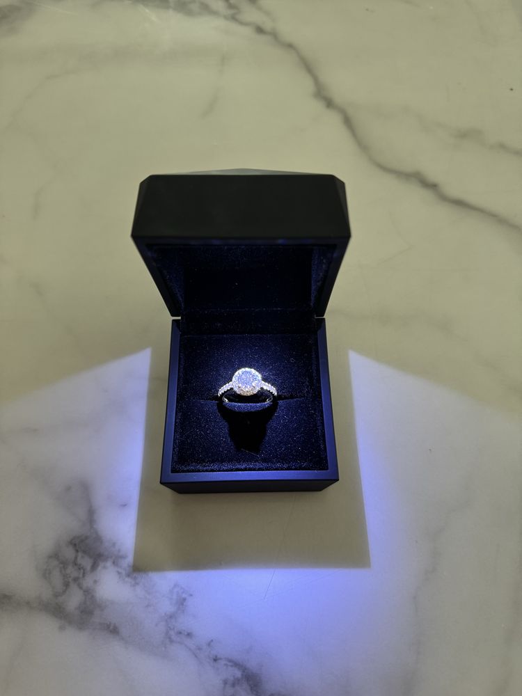 Pierscionek z diamentem  1 karat