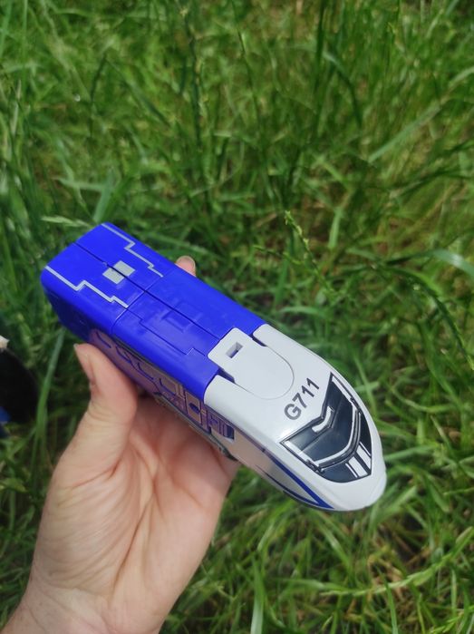 Робот поїзд трансформер