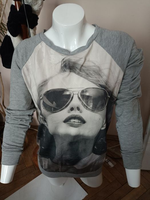 Szara bluza z grafiką matki Top secret