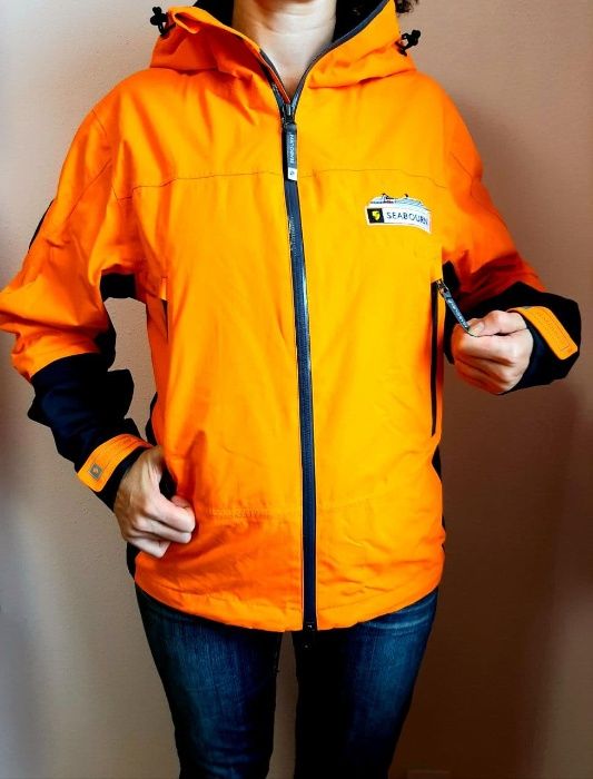 Практичная куртка от дождя и ветра из Антарктики